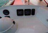 trimarano neel 45 yacht strumenti cockpit